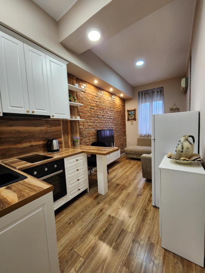 Be My Guest Apartment Tiranë Ngoại thất bức ảnh