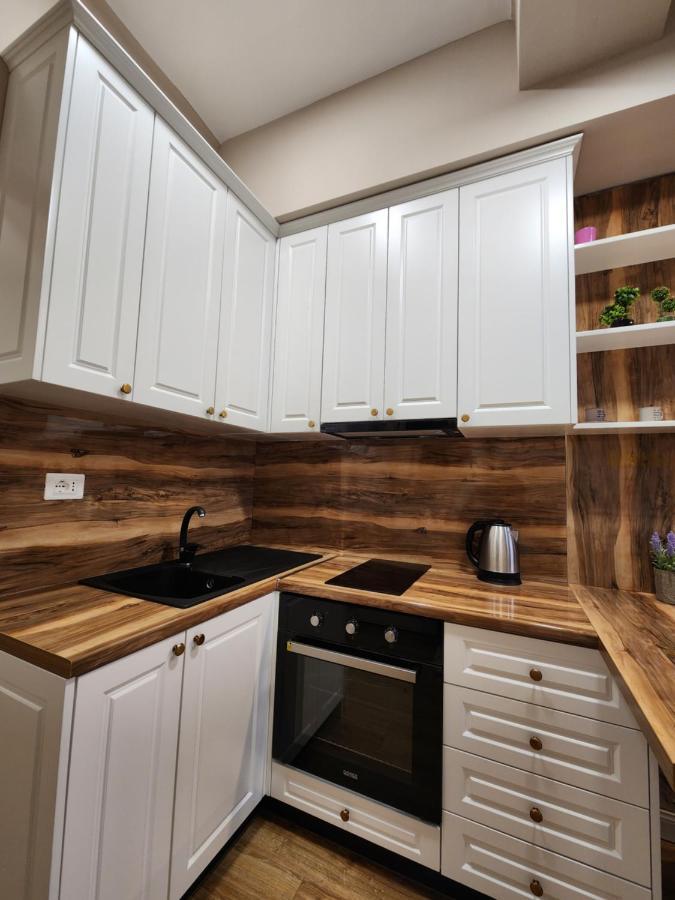 Be My Guest Apartment Tiranë Ngoại thất bức ảnh